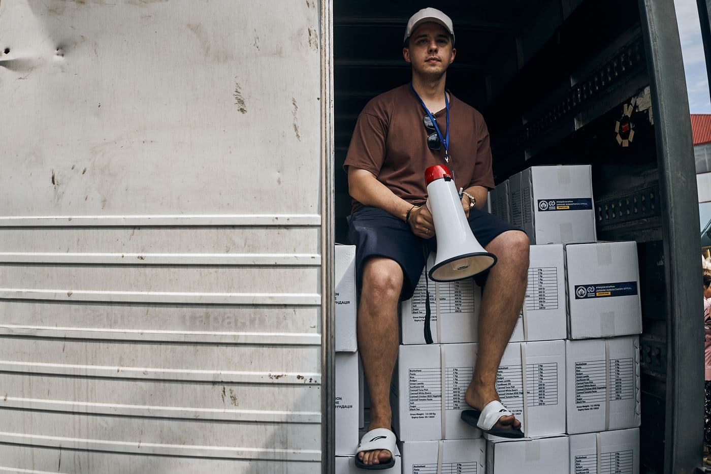 Volunteers loading an aid truck